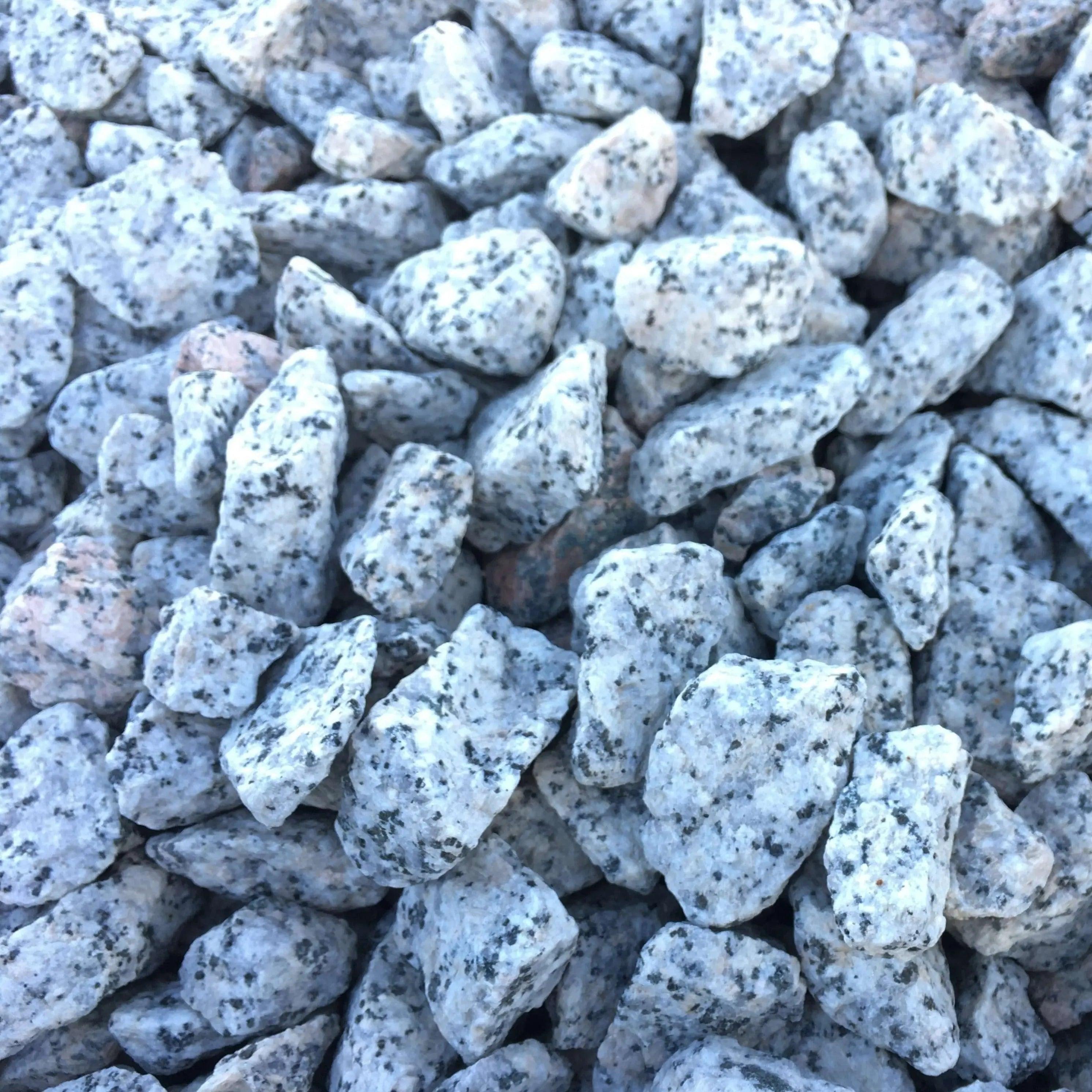 Grava Granito Acabado Natural, Arido Visto, Blanco, Cactus, Caminos, Color Claro, Decoracion alcorques, Decoracion bonsais, Decoracion cactus, Decoracion exteriores, Decoracion interiores, Decoracion jarrones, Decoracion piscinas, Decoracion plantas, Decoración macetas, Grava Blanca, Gravas, Gravas jardín, Losa Negra, Marmolina, Piedra, Piedra blanca, Piedra jardin, Piedra para estabilizador de gravas, Piedras Blancas, Piedras Claras, Piedras micro, Piedras Monocolor, Piedras Premium, Premium, Top Ventas, X