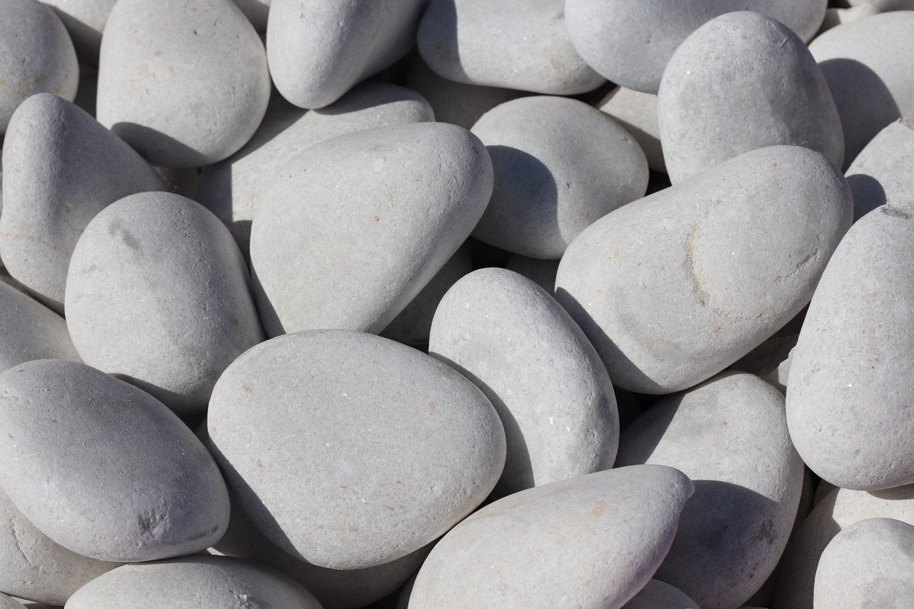 Bolos decorativos blancos para jardin